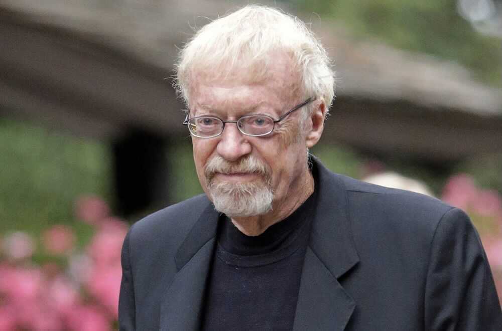 Phil Knight - the success of nike Phil Knight